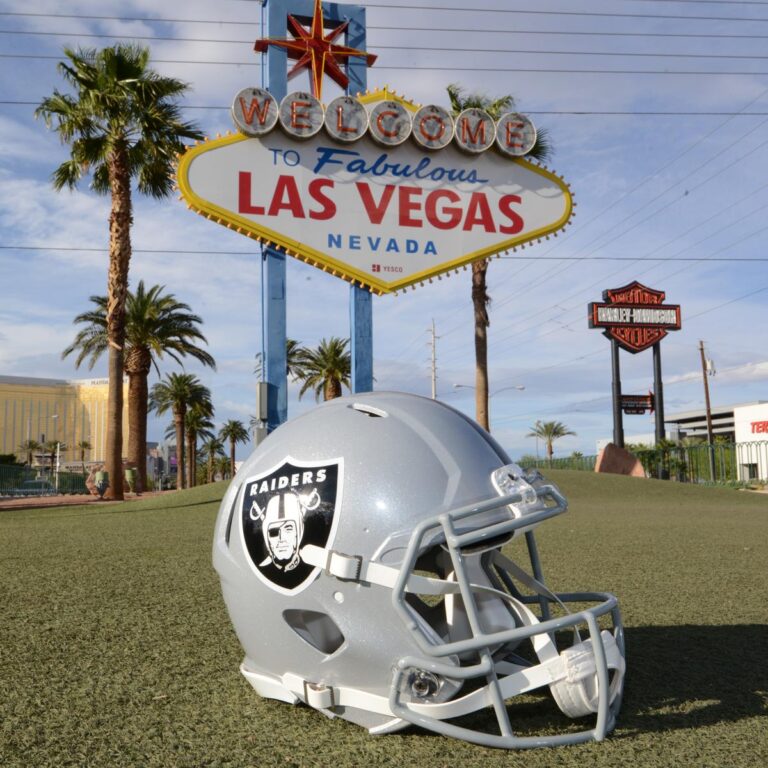 ¿Qué hay detrás de la mudanza de los Raiders a Las Vegas?