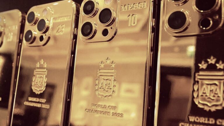Messi regala más de 30 iPhones bañados en oro a sus compañeros de Argentina 