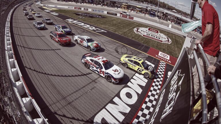NASCAR logra millonario acuerdo por derechos de transmisión